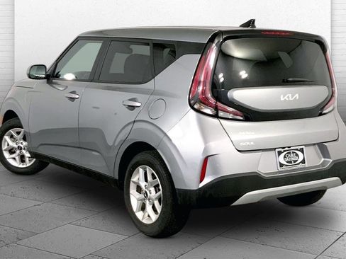 Certified 2025 Kia Soul LX w/ LX Technology Package FWD image 11