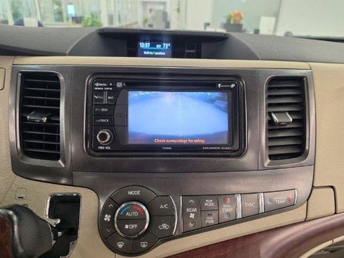 Used 2013 Toyota Sienna XLE FWD image 20