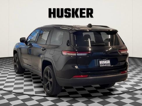 Used 2023 Jeep Grand Cherokee L Laredo image 7