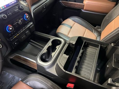 Used 2020 Chevrolet Silverado 1500 High Country w/ Technology Package image 25