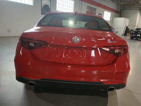 Used 2019 Alfa Romeo Giulia RWD image 4