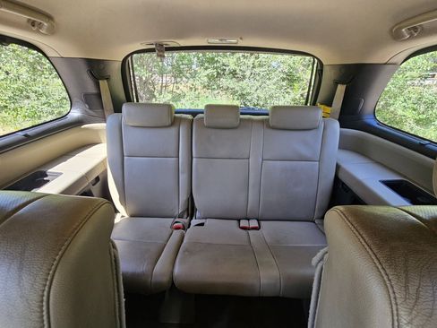 Used 2011 Toyota Sequoia Platinum AWD/4WD image 33
