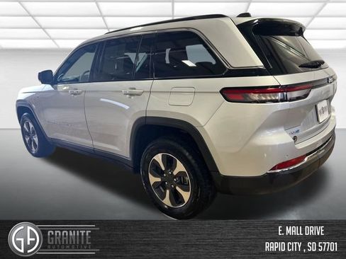 Used 2024 Jeep Grand Cherokee Limited 4xe AWD/4WD image 3