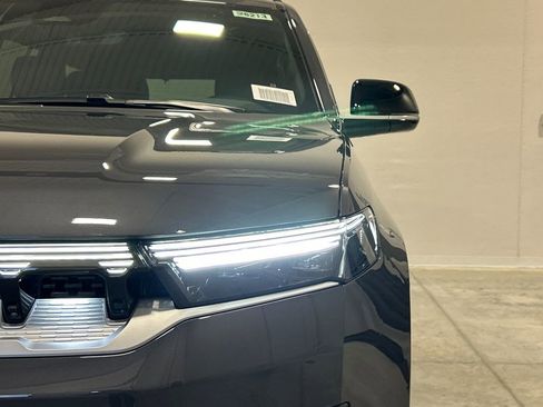 New 2026 Jeep Grand Wagoneer 4WD image 10