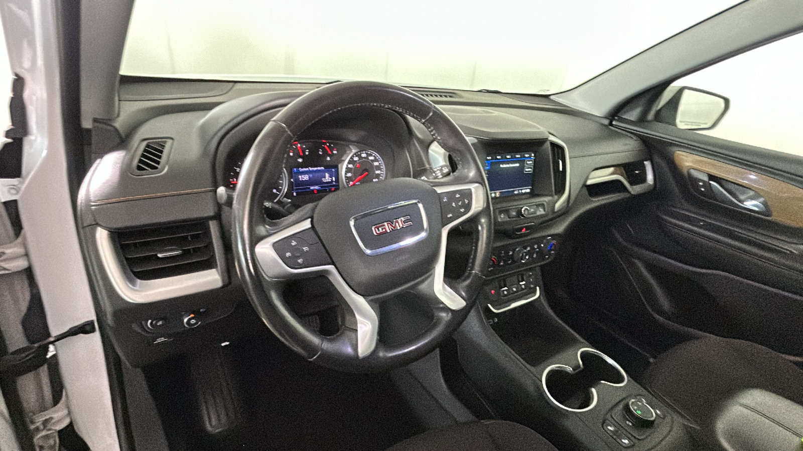 Used 2019 GMC Terrain SLE w/ Driver Convenience Package AWD/4WD image 17