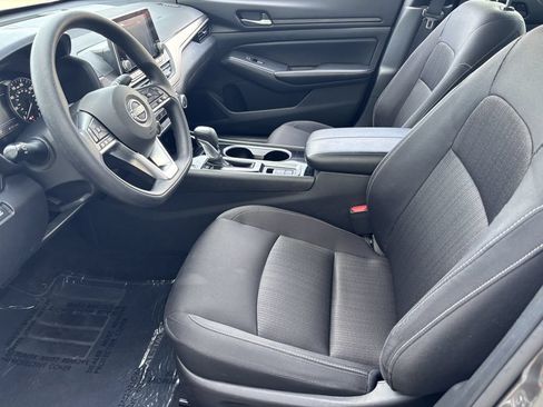 Used 2024 Nissan Altima 2.5 SV AWD/4WD image 10