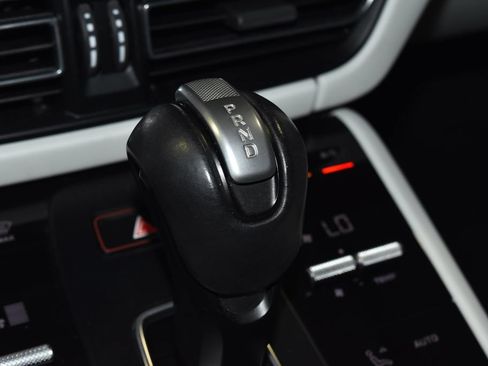 Used 2023 Porsche Macan Turbo AWD/4WD image 18