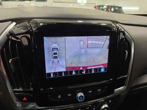 Used 2023 Chevrolet Traverse Premier AWD/4WD image 9