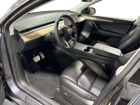 Certified 2023 Tesla Model Y Performance AWD/4WD image 9