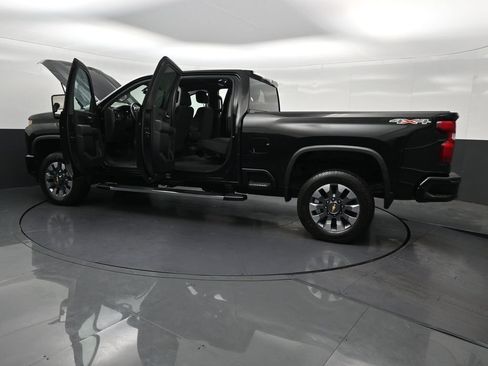Used 2022 Chevrolet Silverado 2500 Custom w/ Custom Convenience Package AWD/4WD image 38
