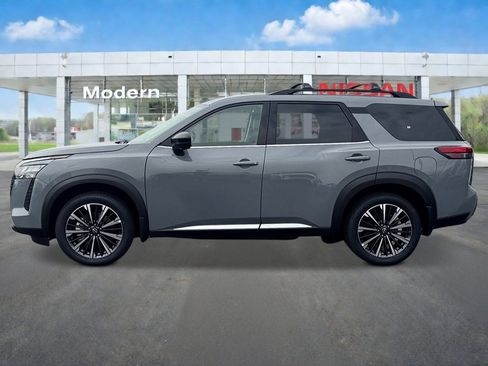 New 2026 Nissan Pathfinder Platinum AWD/4WD image 2