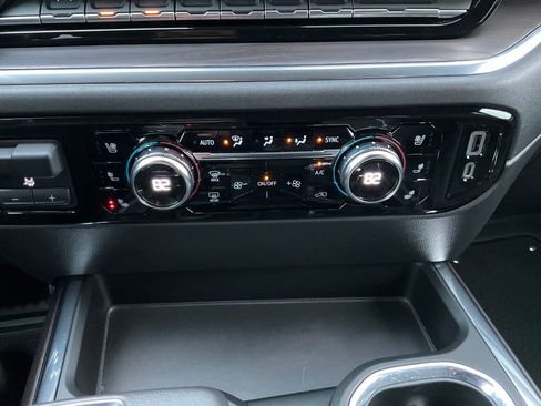 Used 2022 GMC Sierra 1500 SLT w/ SLT Premium Plus Package image 8