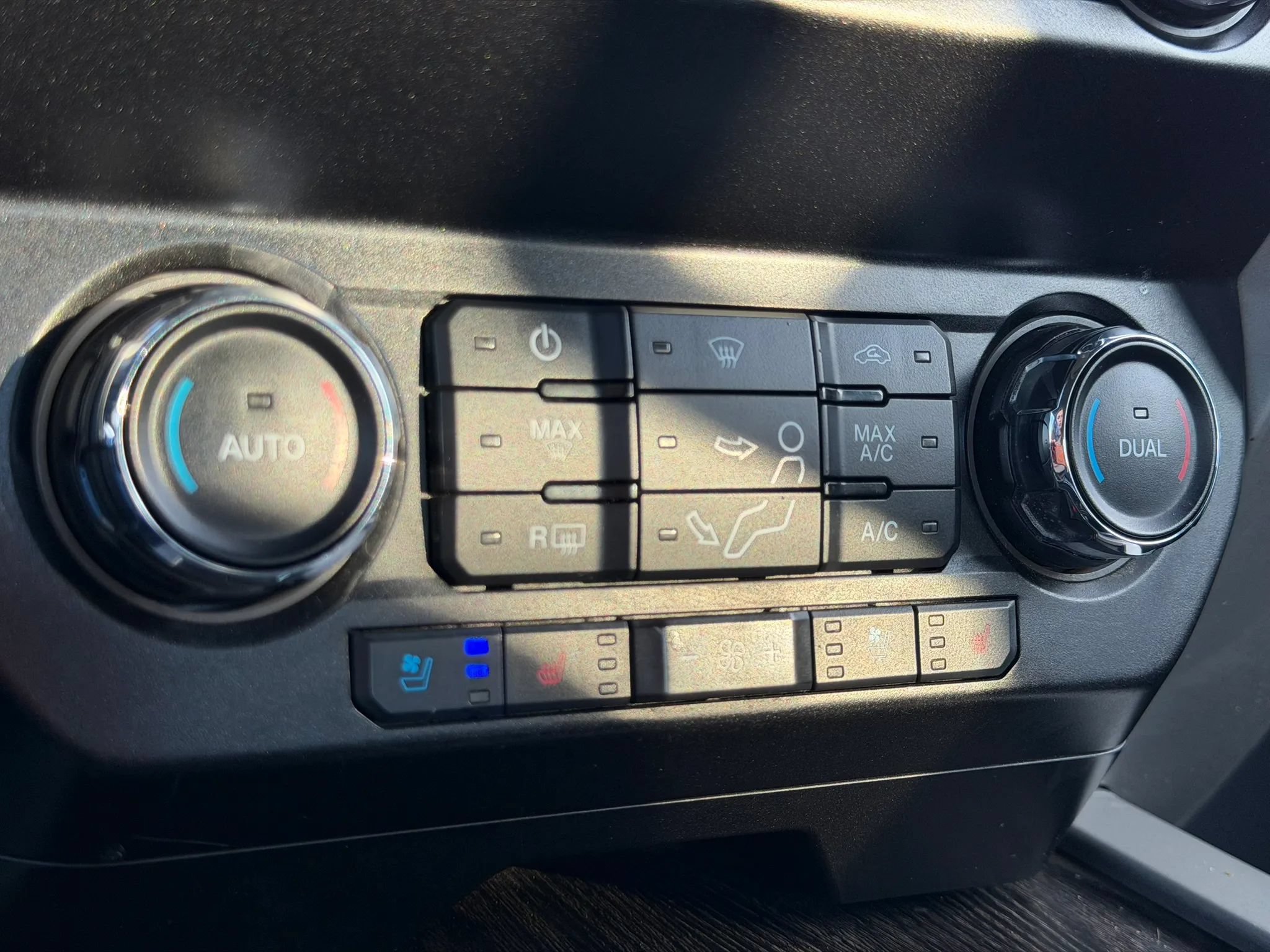 Used 2021 Ford F250 Lariat AWD/4WD image 34
