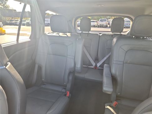 Used 2020 Lincoln Aviator Reserve w/ Equipment Group 202A image 15