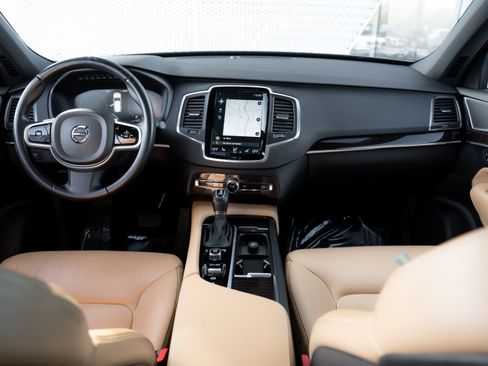 Used 2019 Volvo XC90 T6 Momentum image 8