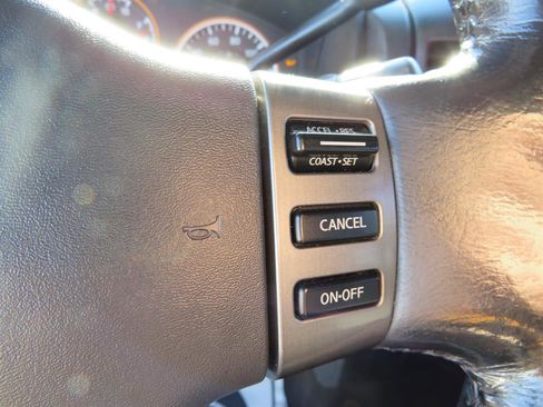 Used 2008 Nissan Titan 4x4 Crew Cab image 14