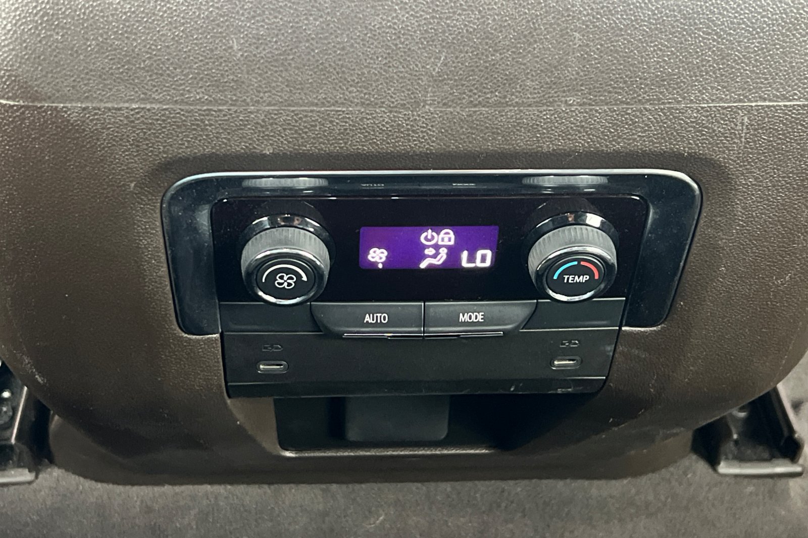 Used 2025 Chevrolet Suburban LT AWD/4WD image 20