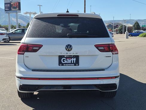 Used 2024 Volkswagen Tiguan SE R-Line AWD/4WD image 4