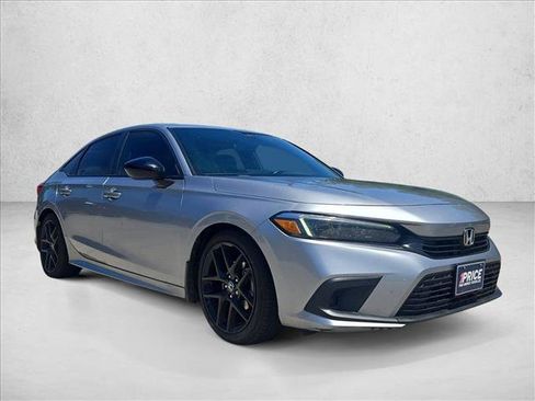 Used 2024 Honda Civic Sport image 3