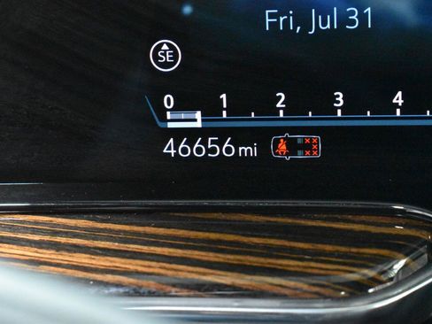 Certified 2023 Cadillac Escalade ESV Premium Luxury AWD/4WD image 23