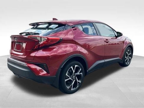 Used 2021 Toyota C-HR XLE FWD image 5