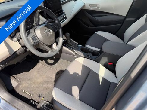 Used 2025 Toyota Corolla LE FWD image 8