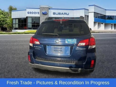 Used 2011 Subaru Outback 2.5i Limited AWD/4WD image 4