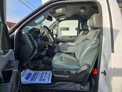 Used 2016 Ford F550 2WD Regular Cab Super Duty image 8