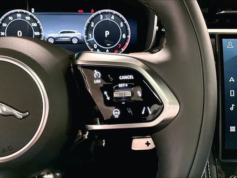 Certified 2025 Jaguar F-PACE R-Dynamic S image 19