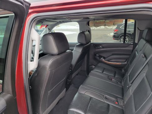 Used 2019 Chevrolet Suburban Premier image 6