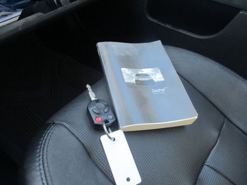 Used 2006 Lincoln Zephyr image 36