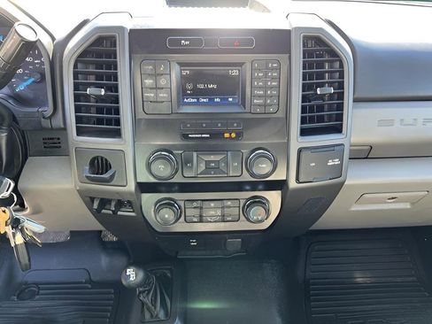 Used 2019 Ford F550 4x4 Regular Cab Super Duty image 25