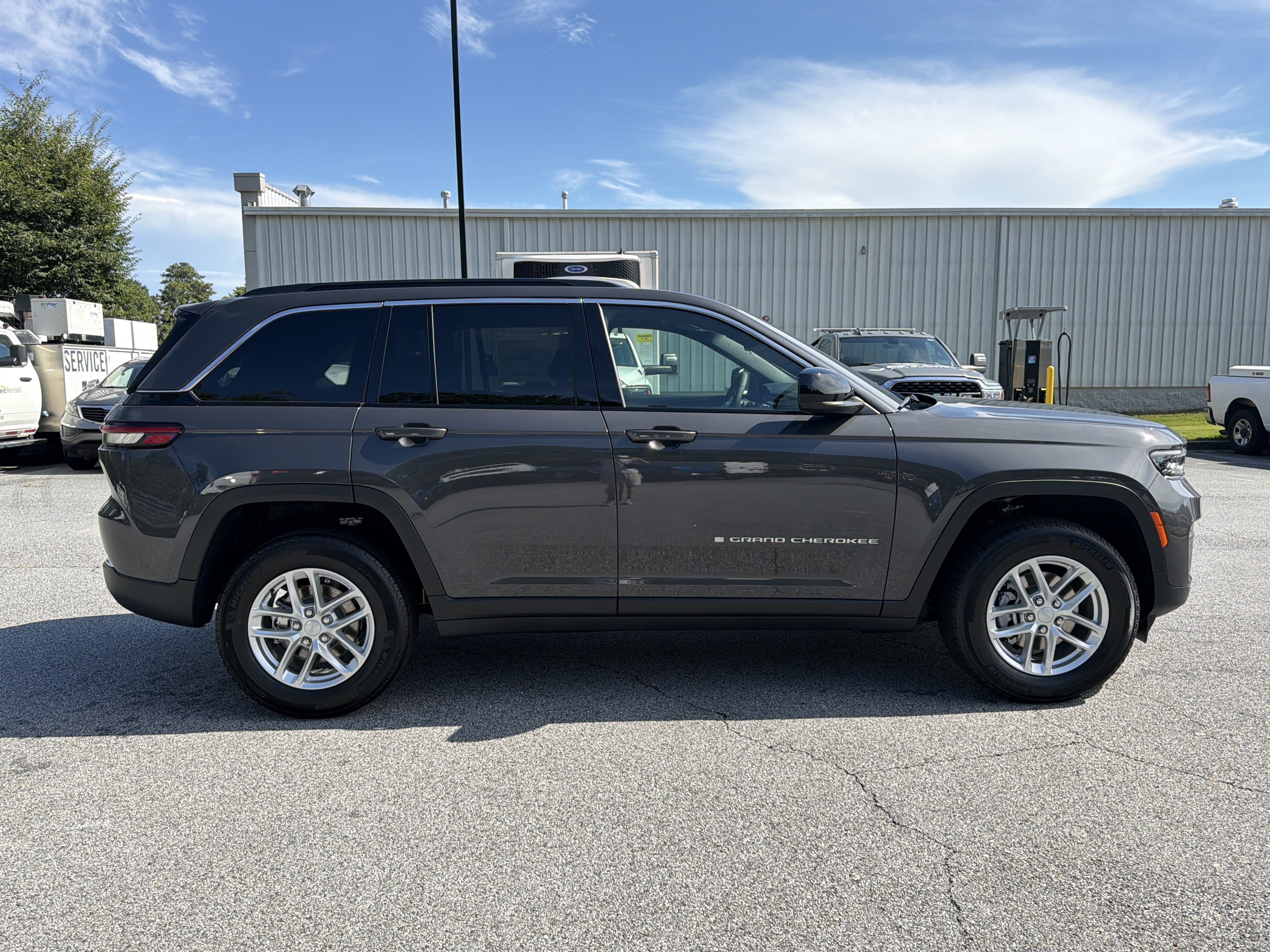 New 2026 Jeep Grand Cherokee Laredo X AWD/4WD image 9