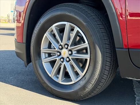 Certified 2023 Chevrolet Traverse LT FWD image 24
