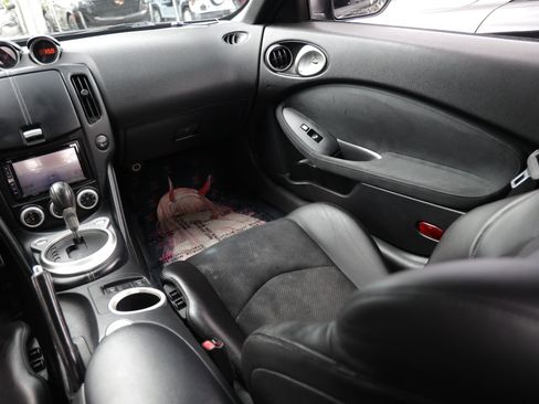 Used 2013 Nissan 370Z Touring w/ Sport Pkg RWD image 20