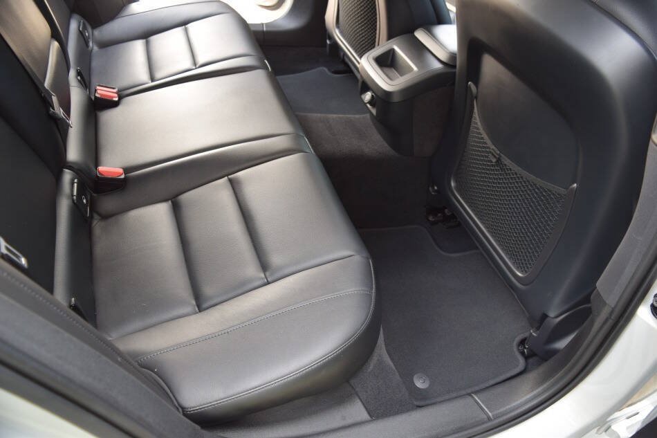 Used 2019 Volvo S60 T5 Momentum w/ Multimedia Package FWD image 50