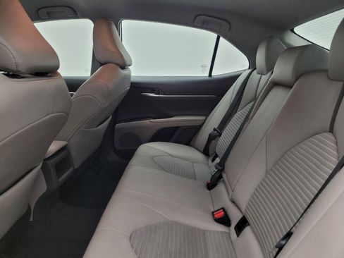 Used 2022 Toyota Camry SE image 18