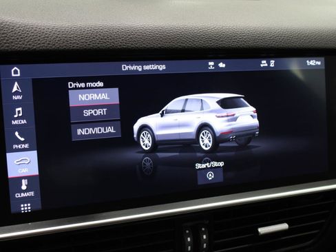 Used 2020 Porsche Cayenne AWD/4WD image 55