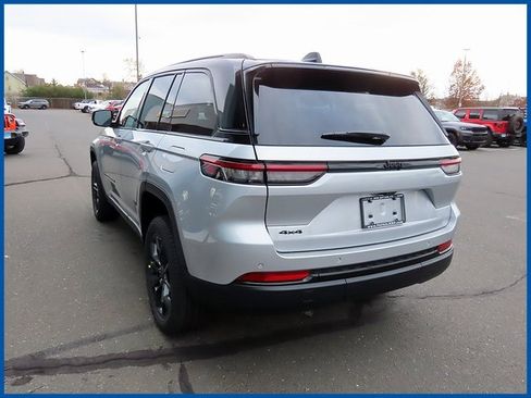 New 2025 Jeep Grand Cherokee Limited image 5