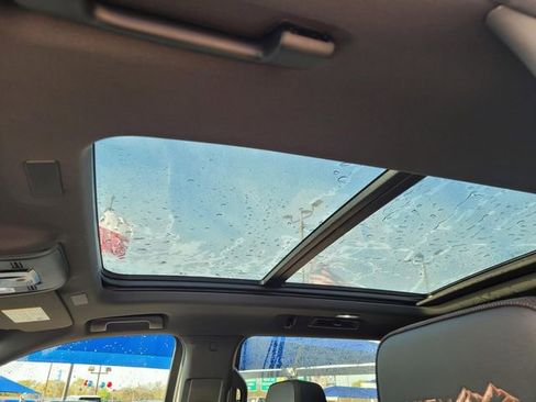 New 2026 Chevrolet Suburban High Country image 14