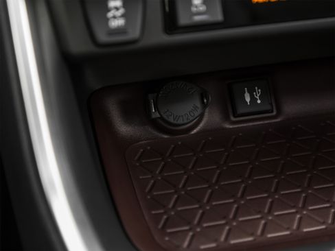 Used 2020 Toyota RAV4 Limited FWD image 59