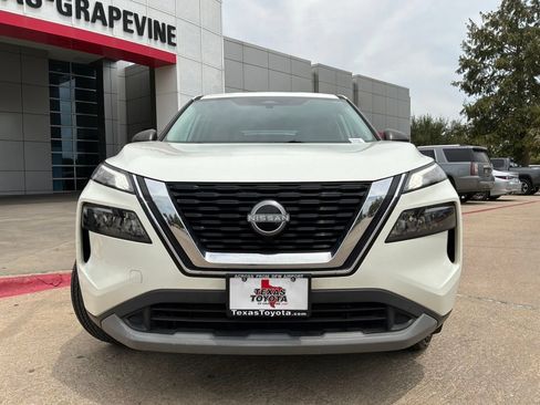 Used 2023 Nissan Rogue S AWD/4WD image 3