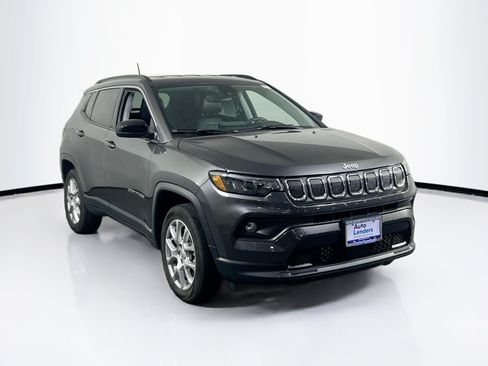 Used 2022 Jeep Compass Latitude AWD/4WD image 3