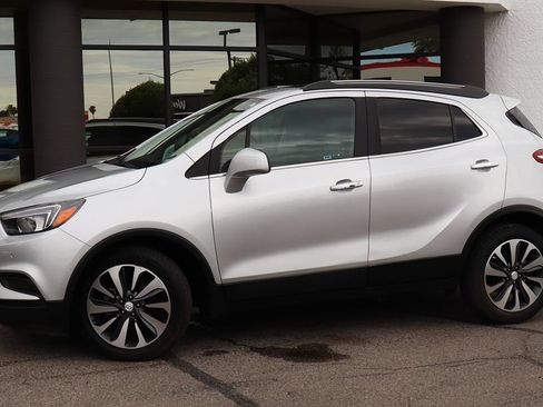 Used 2021 Buick Encore Preferred w/ Safety Package II FWD image 4