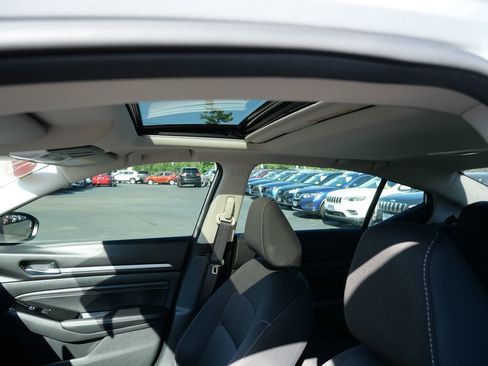 Used 2021 Nissan Altima 2.5 SV w/ SV Premium Package image 11