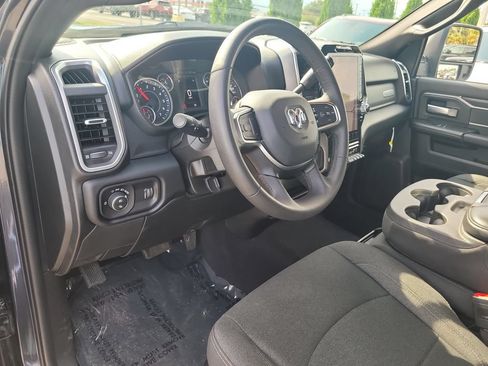 Used 2025 RAM 2500 Big Horn AWD/4WD image 18