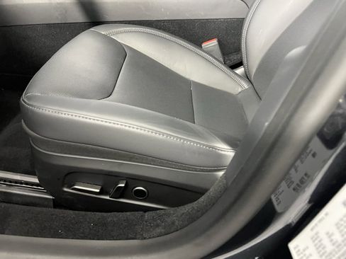 Used 2024 Tesla Model 3 Standard Range image 24