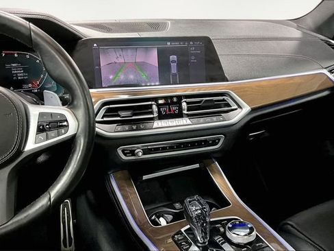 Used 2020 BMW X5 M50i w/ Premium Package image 11