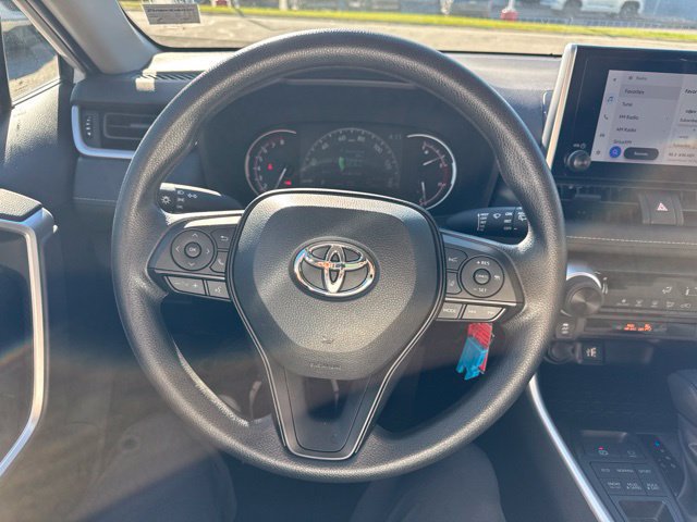 Used 2025 Toyota RAV4 LE AWD/4WD image 15