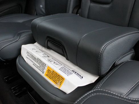 Used 2024 Volvo XC90 B6 Ultimate w/ Lounge Package AWD/4WD image 52